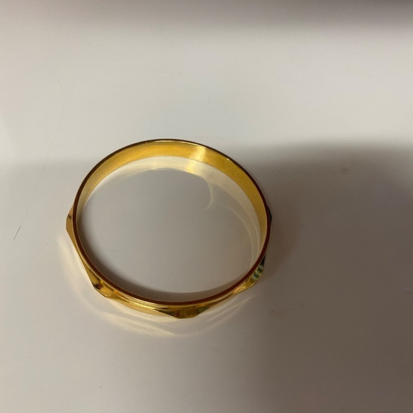 Gold colour bangle - Picture 2 of 2